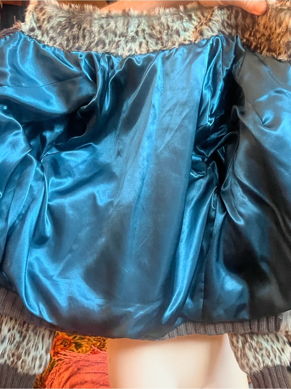 Authentic vintage 70’s dyed ocelot fur print bomber jacket - Picture 7 of 9